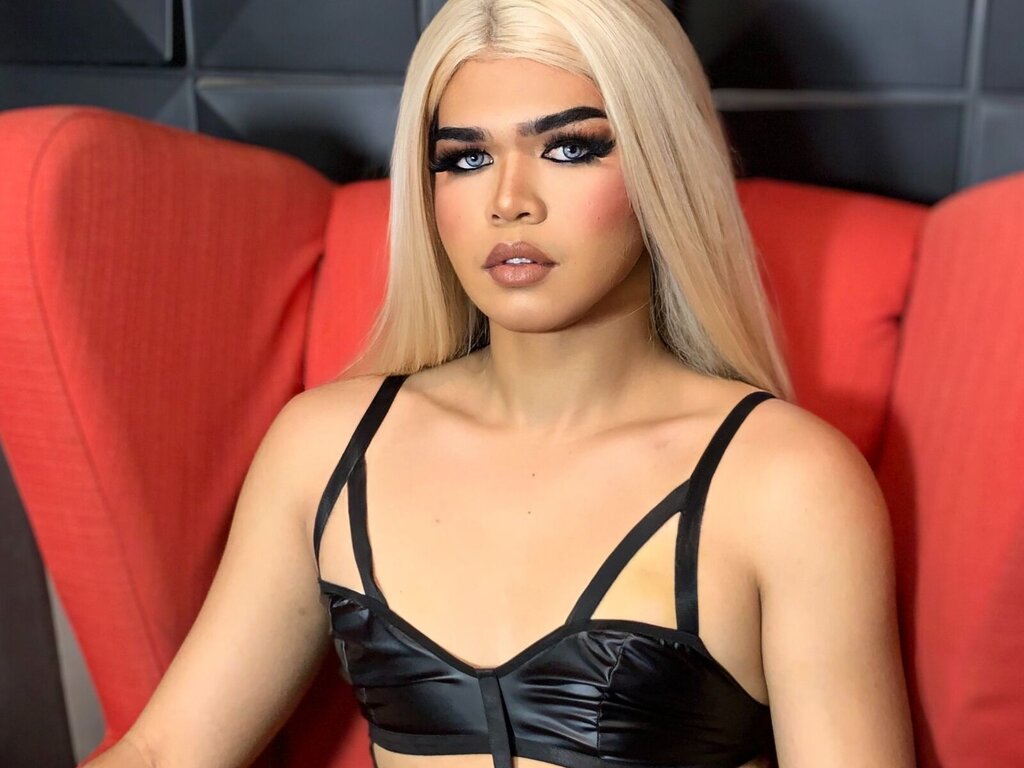 Discover AmberPerezz VIP show