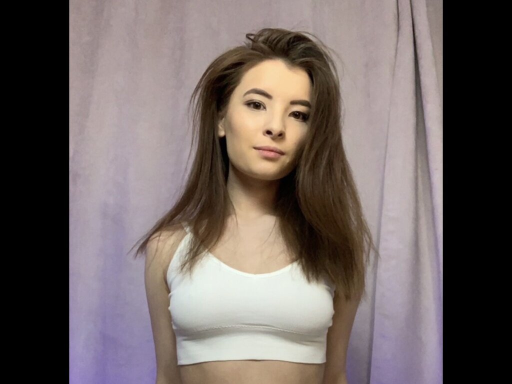 Discover EmilyDolce VIP show