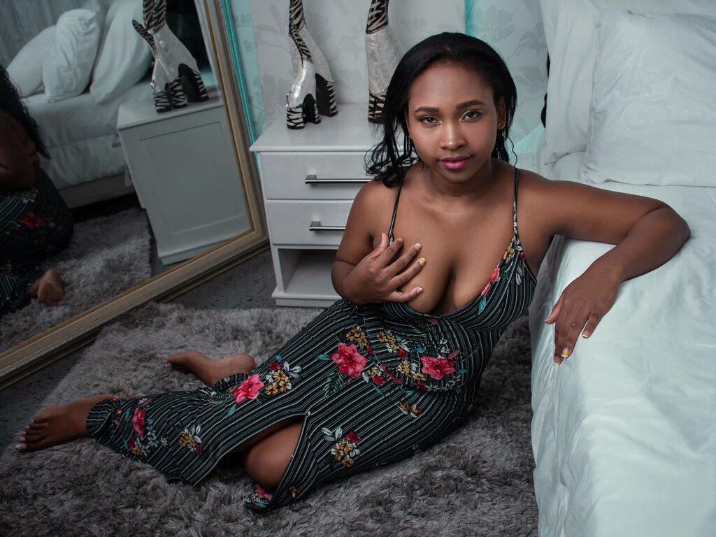 Discover GisellCruz VIP show