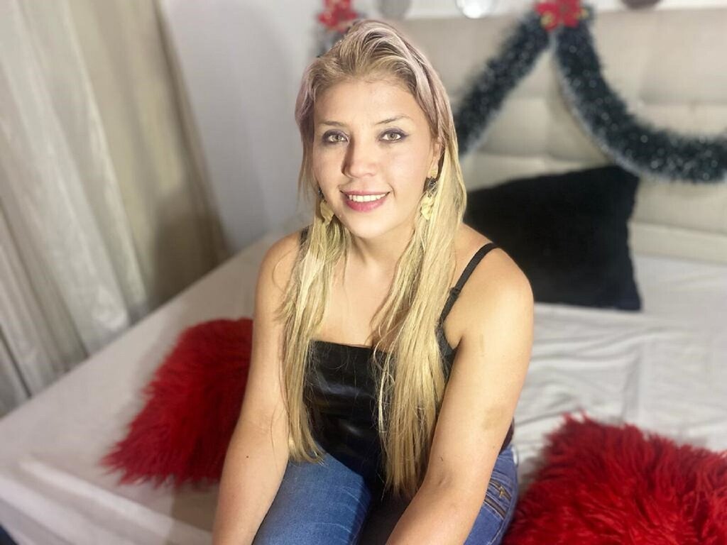 Discover KimMebarak VIP show